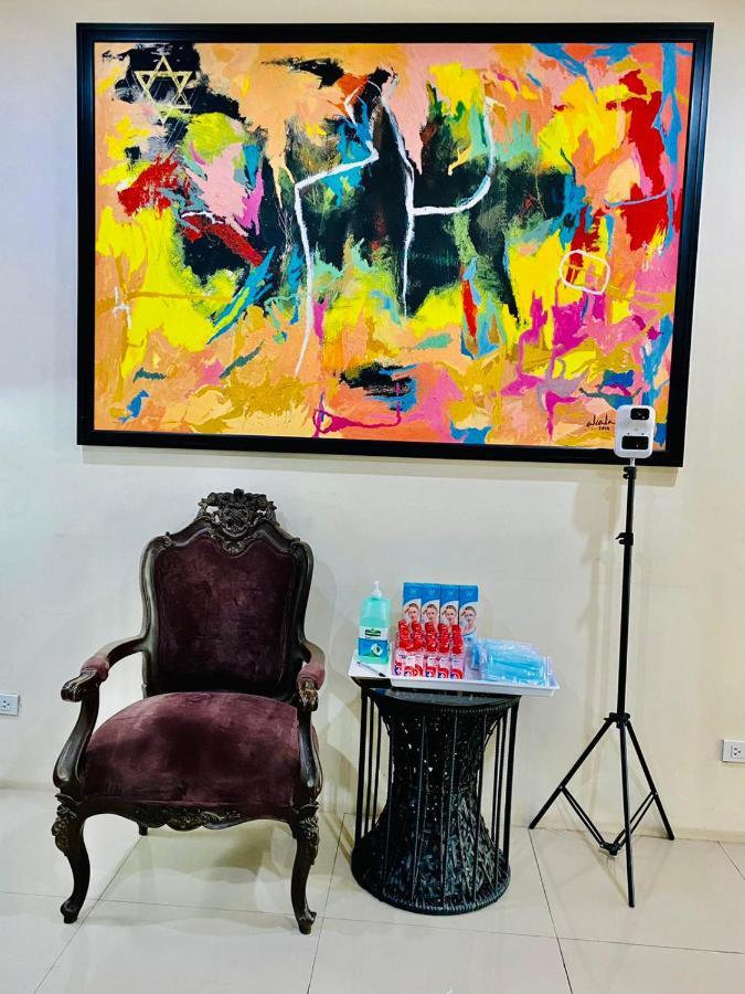 Happy Homes Manila Bagian luar foto