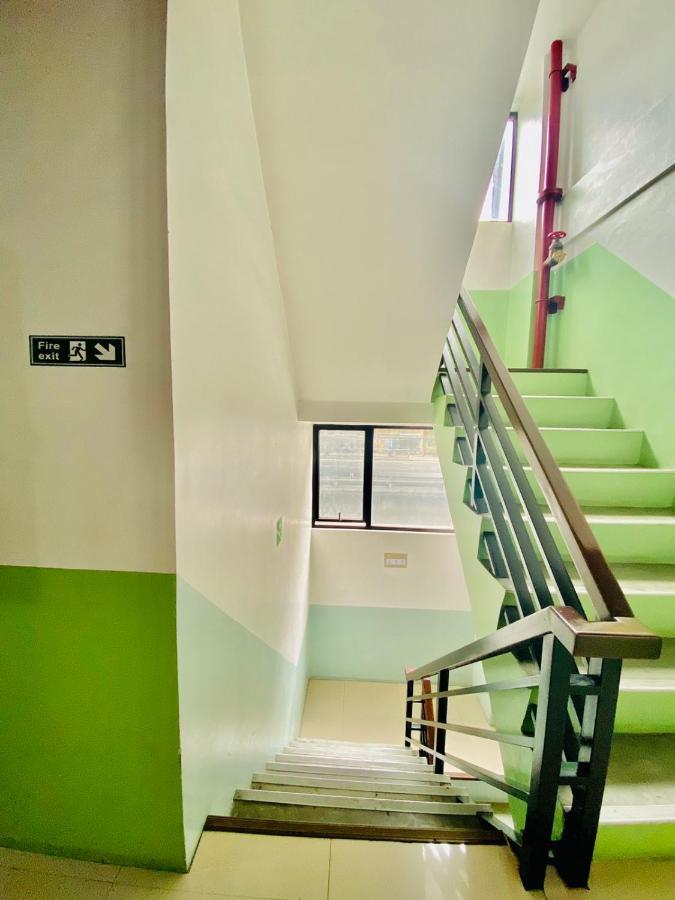 Happy Homes Manila Bagian luar foto