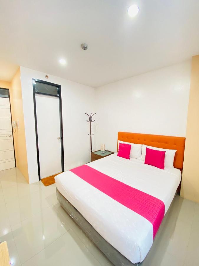 Happy Homes Manila Bagian luar foto