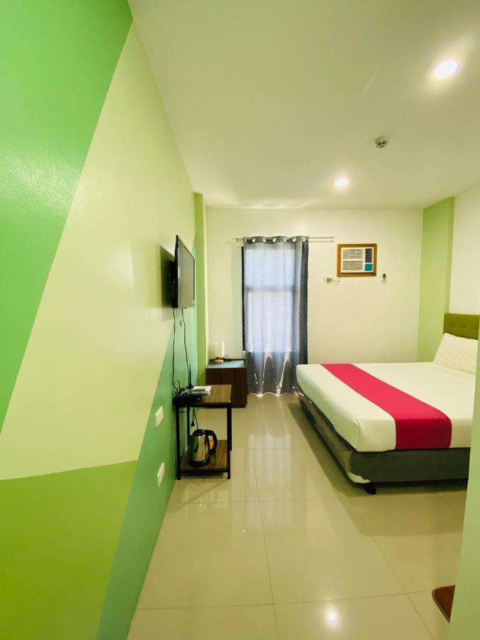 Happy Homes Manila Bagian luar foto