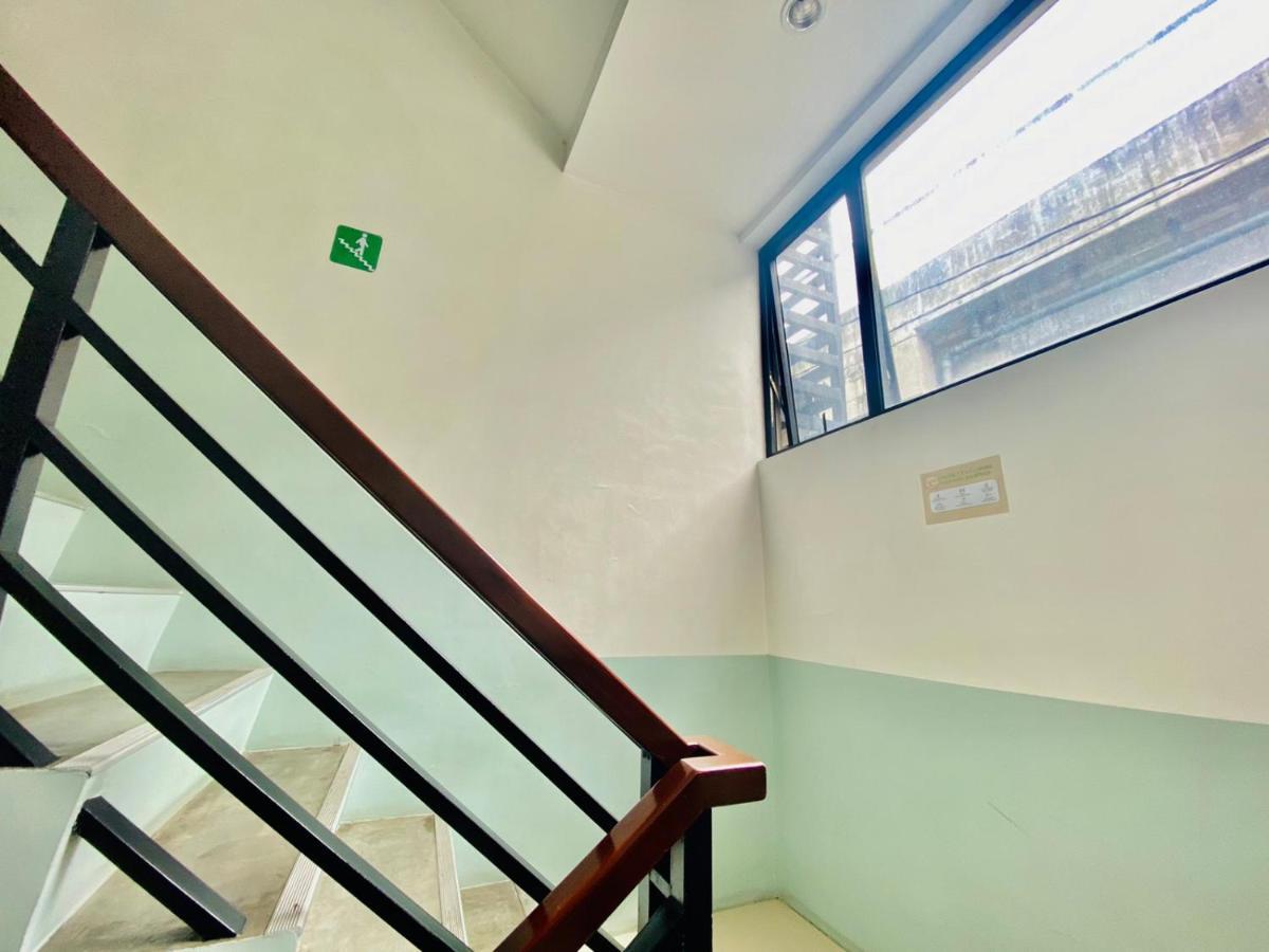 Happy Homes Manila Bagian luar foto