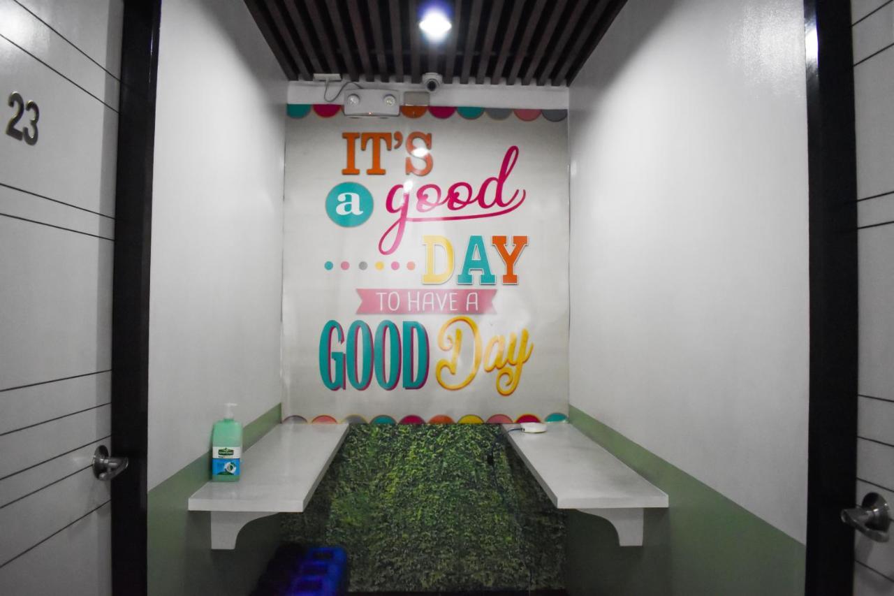 Happy Homes Manila Bagian luar foto